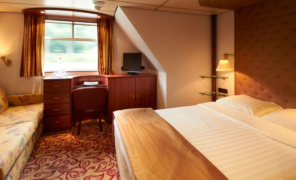 Knm Ms Switzerland I - Dusseldorf Hotel Bagian luar foto