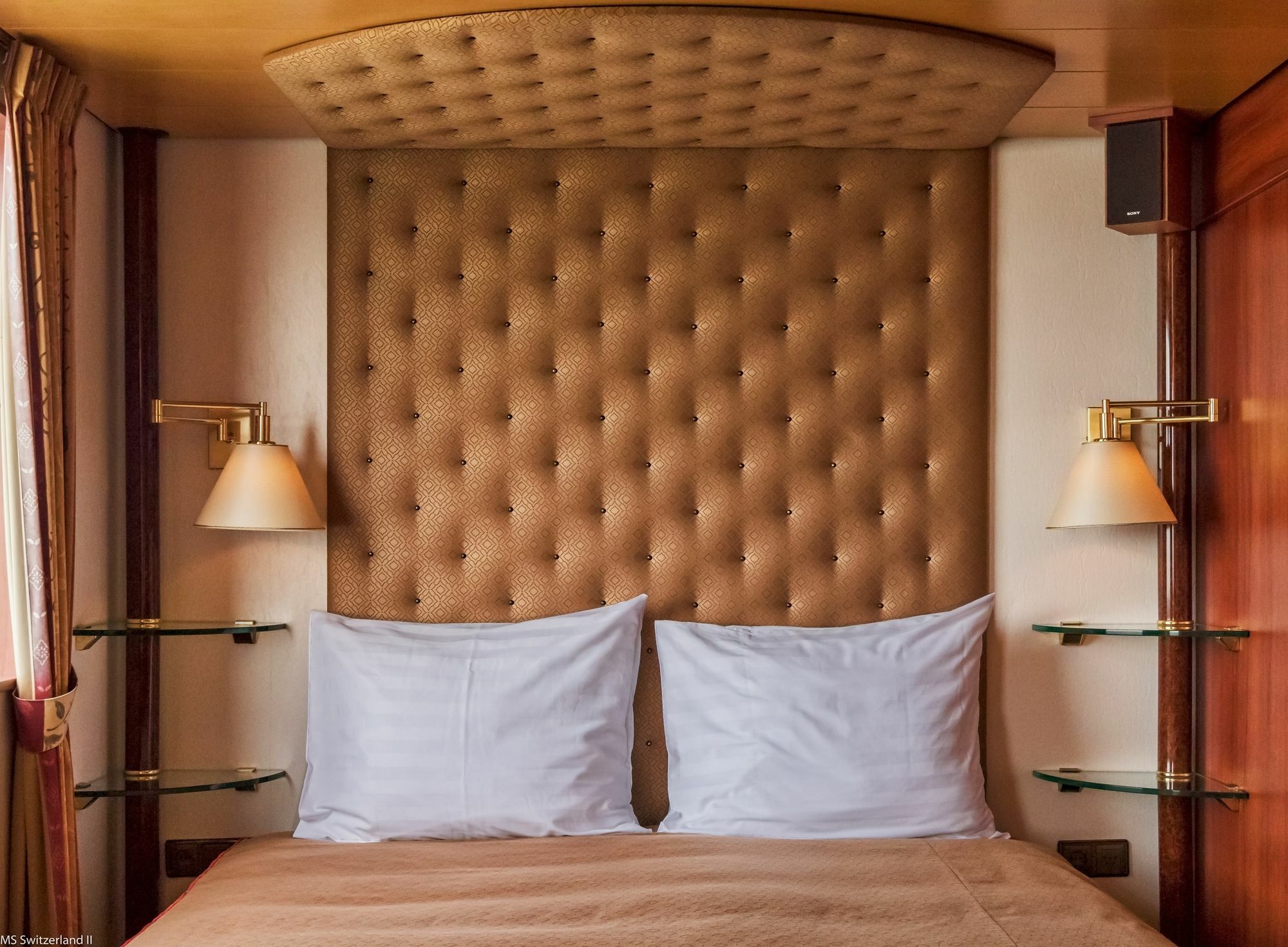 Knm Ms Switzerland I - Dusseldorf Hotel Bagian luar foto